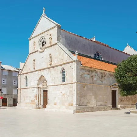 Cozy In Pag With Kitchen פג