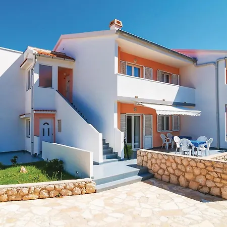 Апартаменты Cozy In Pag With Kitchen *