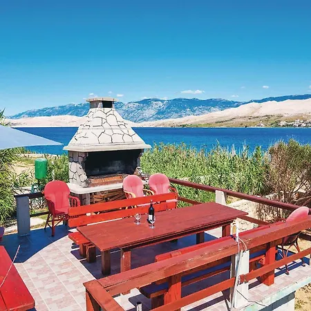 아파트 Cozy In Pag With Kitchen