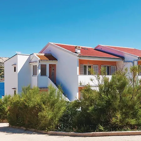 Апартаменты Cozy In Pag With Kitchen